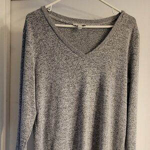 Lucky Brand Gray V-Neck Knit Top | Soft Stretch Long Sleeve | S/P